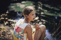 活着就要快乐，因为我们会死很久