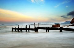 风华是一指流砂，苍老是一段年华