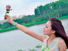 大海给了小溪空间，才拥有了壮阔