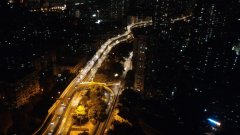 在黑暗中更要飞翔