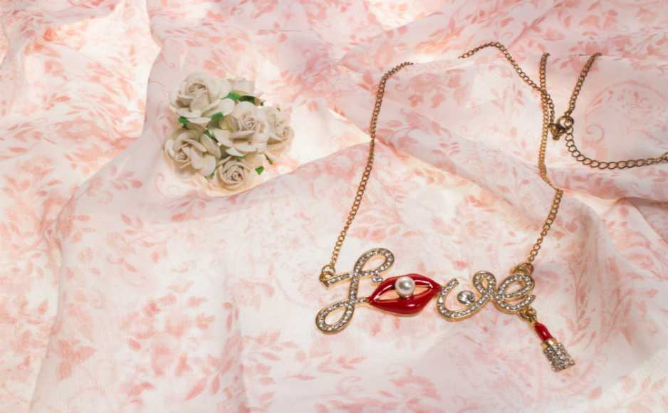 知足使贫穷的人富有而贪婪使富足的人贫穷