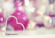 每天都有可盼的消息,每天都有可对答的话题,爱在字句之间繁茂起来