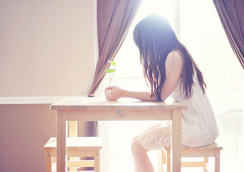 剪一段记忆，安放流年，却难以安静端然岁月的一隅